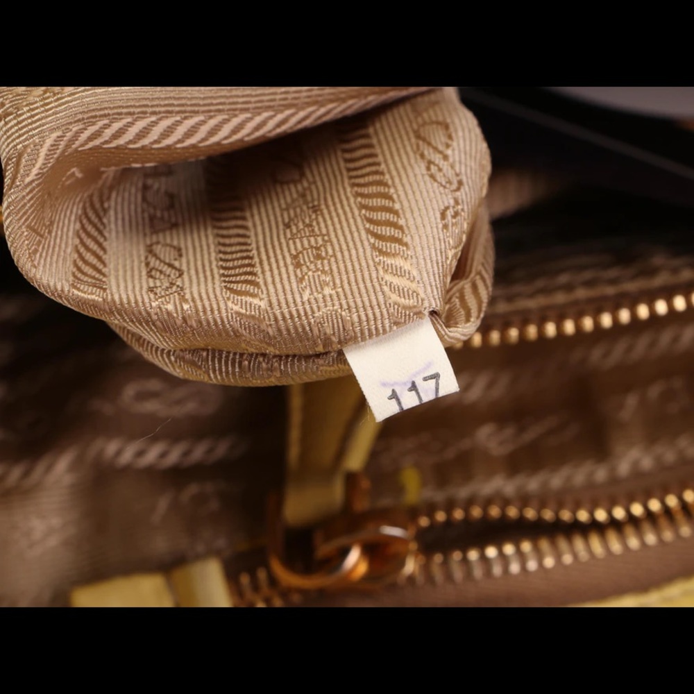 Beautiful Prada Nappa Gaufre Ruched Bow Yellow Leather Bag - Picture 8 of 10